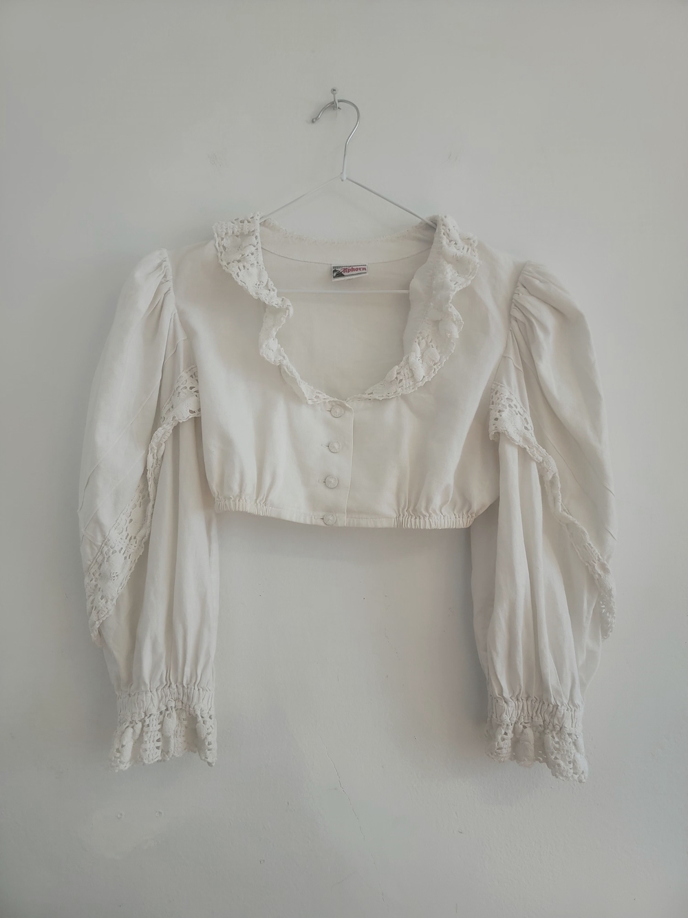 Vintage Aphorn cropped ruffled lace trim blouse